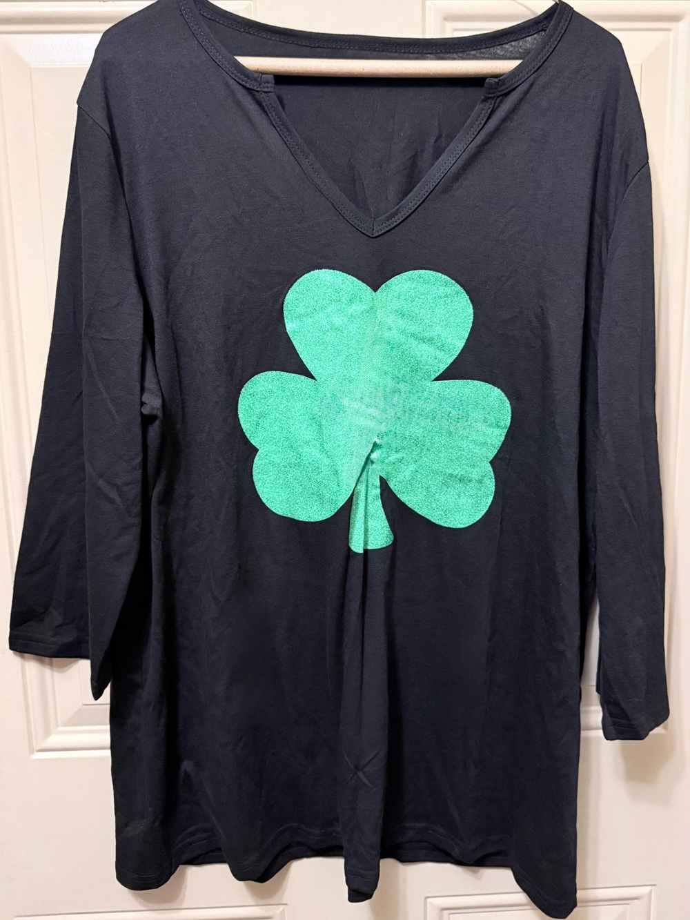 Women's Black V-Neck Long Sleeve Top with Glittery Green Shamrock Size XXL